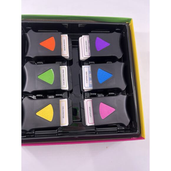 Trivial Pursuit 2000s COMPLETE 2016 Hasbro Gaming Pop Culture Collectible Game - Picture 3 of 11